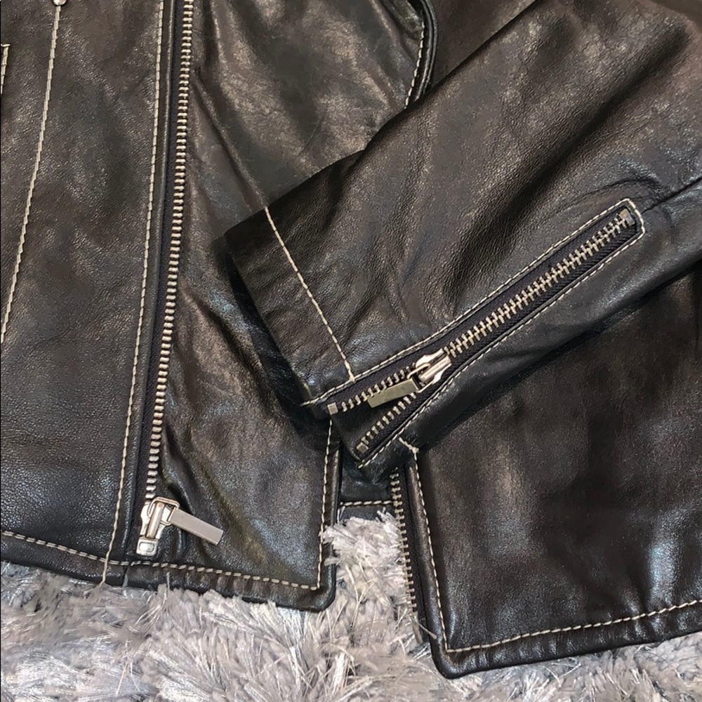 leather jacket - Picture 3 of 7